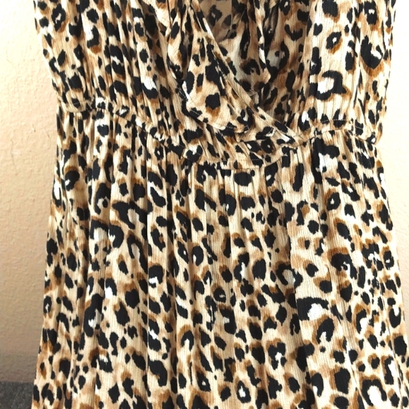 Democracy Size L Leopard Print Rayon Sleeveless Dress.Cascading Ruffle V Neck - Picture 5 of 16